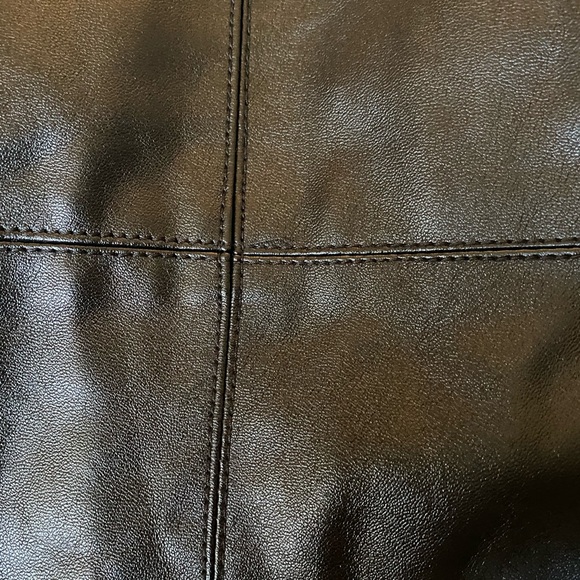 Faux Leather Leggings - Picture 2 of 2